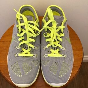 Brand new Nike flyknit sneakers, US 6.5